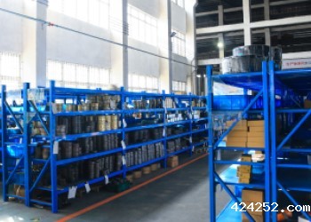 注塑机公司仓库